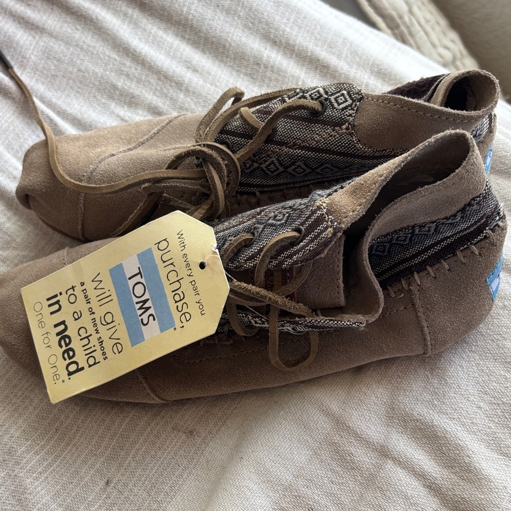 TOMS Brown Suede Boots with Geometric Pattern